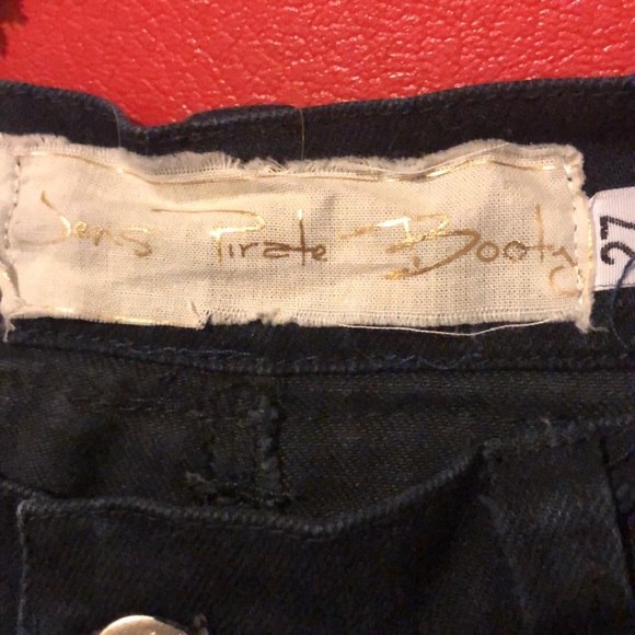 Jen’s Pirate Booty Raw Hemmed Embroidered Black Jean Low Rise Shorts - Picture 2 of 13